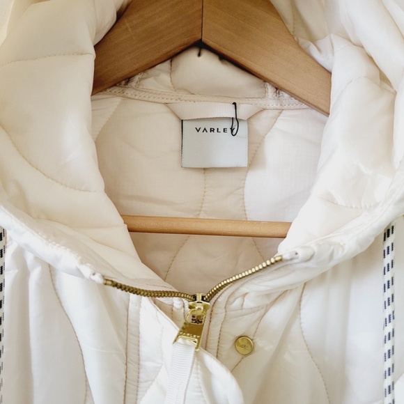 $280 Unworn Varley Caitlin Quilted Hooded Jacket in Whitecap Grey - Picture 8 of 11